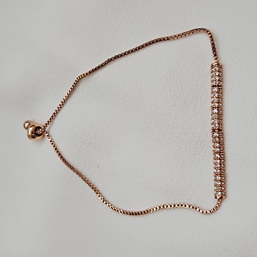 Flirty bracelet by Premier Designs